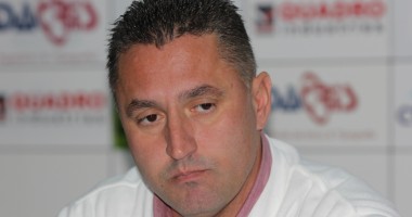 Stire din Sport : Fotbal, FC Farul / Marian Pană s-a înțeles cu Dacia Mioveni