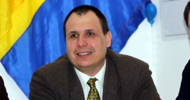 Stire din Politică-Administrație : Senatorul Marian Vasiliev sare în ajutorul femeilor din instituțiile publice
