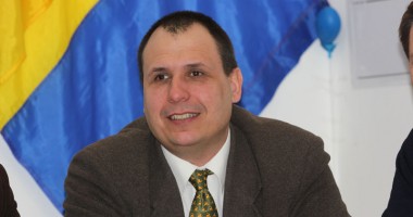 Stire din Politică-Administrație : Senatorul Marian Vasiliev susține rezolvarea problemelor celor suferinzi de autism