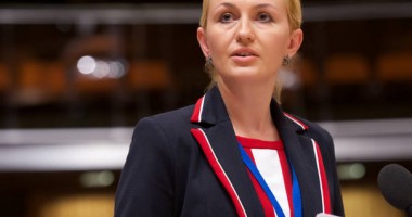 Stire din Politică-Administrație : Stavrositu militează pentru egalitatea de gen în partidele politice