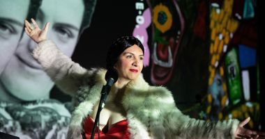 Stire din Cultură-Educație : Teatrul de Stat oferă, gratuit, spectacolul „Maria Tănase. O poveste”, pe scena Centrului „Jean Constantin”