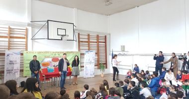 Marica și Dănciulescu, luați "cu asalt" de elevii Școlii "Dan Barbilian" - 4