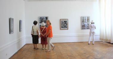Stire din Cultură-Educație : Marii pictori, expuși pe simezele Muzeului de Artă Constanța