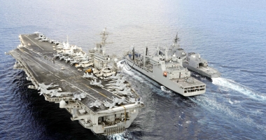 Stire din Actualitate : Marina SUA, manevre comune efectuate  de trei  portavioane americane  în Pacific