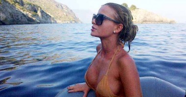 Stire din Monden : Marina Dina, sexy în vacanță