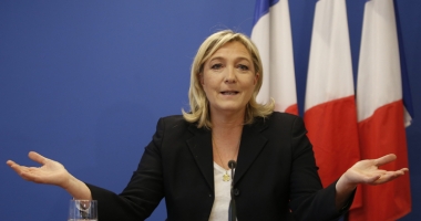 Stire din Actualitate : Marine Le Pen salută votul din Italia: "Italienii au respins UE și pe Renzi"