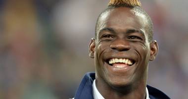 Stire din Sport : Atacantul Mario Balotelli, anchetat pentru rasism