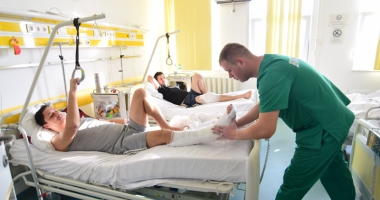 Stire din Social : Salariile nu mai cresc  de la 1 iulie 2017. Guvernul  a descoperit că nu sunt bani
