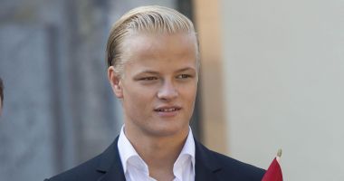 Stire din Actualitate : Fiul prințesei moștenitoare a Norvegiei este suspectat de 23 de infracțiuni, inclusiv trei violuri