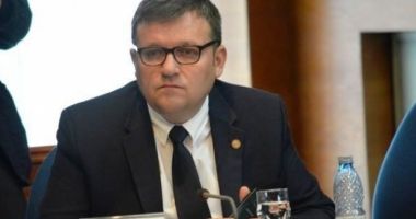 Stire din Cultură-Educație : Ministrul Muncii, ironii către Iohannis: N-a vrut să se facă de râs, a trimis un consilier
