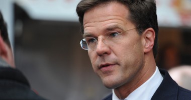 Stire din Actualitate : Premierul olandez, Mark Rutte, a prezentat demisia Guvernului