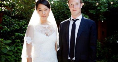 Stire din Actualitate : Fondatorul Facebook, Mark Zuckerberg, s-a căsătorit