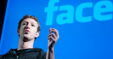 Stire din Actualitate : Mark Zuckerberg a cerut Samsung să producă un smartphone adaptat pentru Facebook