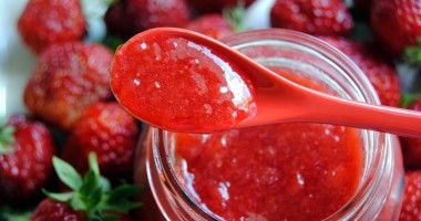 Stire din Economie : Ieși cu dulcețurile  pe piață? Iată ce ai voie să pui în borcane