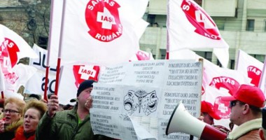 Stire din Sănătate : Mii de medici își cer drepturile în stradă