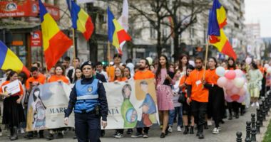 Stire din Cultură-Educație : ÎPS Teodosie invită constănțenii la 'Marșul pentru Viață': 'Fiecare om contează'