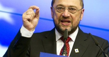 Stire din Actualitate : "Comisia Europeană merită nota 3 pentru managementul crizei din zona euro"