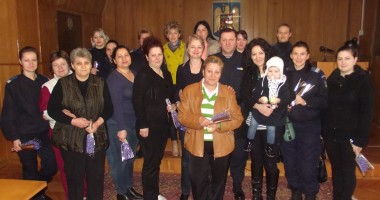 Stire din Eveniment : Mărțișoare și flori pentru angajatele Grupării de Jandarmi Mobilă