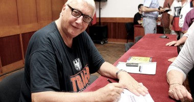 Stire din Cultură-Educație : Interviu cu prof. Mărțișor Hondrilă:  "Din cauza sistemului prost gândit, părinții pot da afară profesori!"