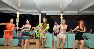 Stire din Monden : Distracție pe ritmuri cubaneze, la Marttinez Beach