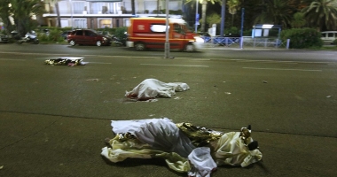 IMAGINI ȘOCANTE CU MĂCELUL DIN FRANȚA / Peste 84 de morți, inclusiv copii - 9