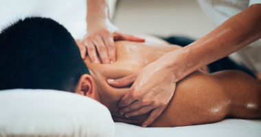 Stire din Eveniment : Sub „umbrela” de masaj, angajatele unui salon erau puse de patroni să se prostitueze
