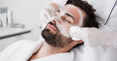 Ce beneficii vă oferă masajul facial și ce precauții trebuie să luați