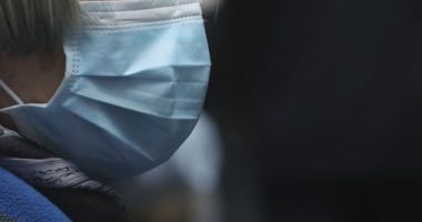 Stire din Eveniment : Polițist local, amendat cu 500 de lei pentru că a intrat într-un magazin fără mască