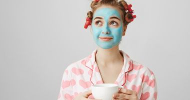 Stire din Sănătate : Măștile cu ceai - secretul discret al unui ten care strălucește natural