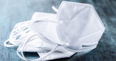 Stire din Actualitate : Prima ţară din Europa care reintroduce obligativitatea purtării măștii FFP2 în interior