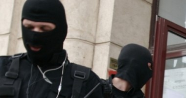 Stire din Eveniment : Locuințele a două judecătoare de la ÎCCJ, percheziționate de DNA