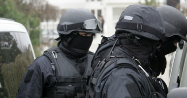 Român reținut pentru acte de terorism