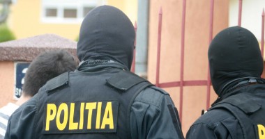Stire din Eveniment : Indiferența și neatenția vă pot transforma în victime ale tâlharilor!