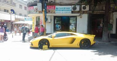 Stire din Eveniment : Ghinion! "Caracatiță" pe Lamborghini!