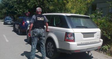 Galerie foto. O mașină furată din Italia a fost descoperită în Mamaia - 5
