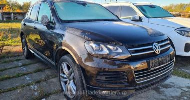 Stire din Actualitate : Un bărbat a încercat să intre în România cu o mașină de 100.000 de lei, dar a rămas fără ea la graniță