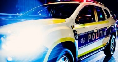Stire din Eveniment : Polițist rănit și autospecială avariată, de un șofer băut și posibil drogat, care fusese tras pe dreapta