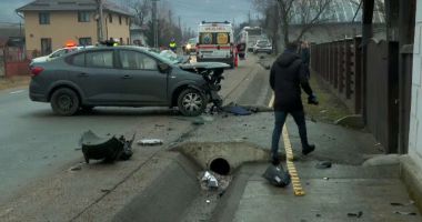 Stire din Eveniment : O mașină a anunțat automat la 112, că a avut un accident. Șoferul a murit