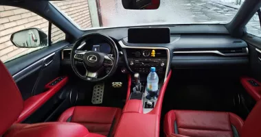 Autoturism căutat de autoritățile canadiene, descoperit în Portul Constanța - 2
