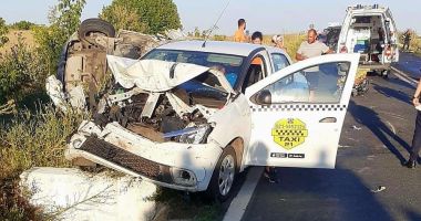 Stire din Eveniment : Trei autoturisme și un utilaj agricol implicate într-un accident la ieșire din Hârșova