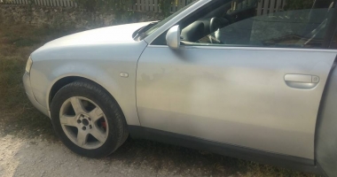 O femeie a încercat să-și vândă mașina, dar "cumpărătorul" i-a furat-o. Polițiștii constănțeni îl caută pe bărbat - 4