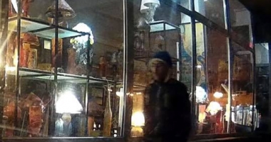 Mașină spartă în zona Tomis Mall. O cameră montată în autoturism a surprins furtul - 3