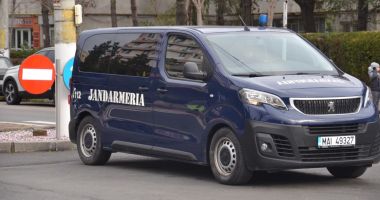 "Afacere" de sezon, cu produse periculoase pentru copii, stricată de jandarmi