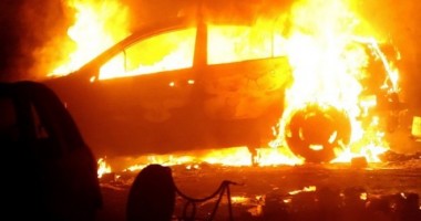 Stire din Eveniment : Doi tineri au murit carbonizați într-un accident petrecut în fața Palatului Cotroceni!