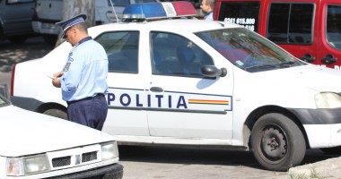 Stire din Eveniment : Dosare penale pentru că au condus fără permis