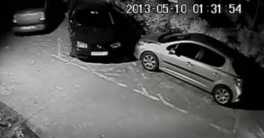 Stire din Eveniment : Mașină ciuruită de gloanțe, pe un mare bulevard. Proprietarul crede că el a fost ținta!
