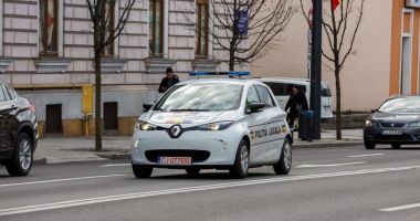 Stire din Tehnologie : Orașul din România în care polițiștii patrulează cu mașini electrice