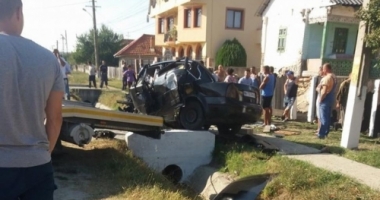 Cântăreață de muzică populară, MOARTĂ într-un accident rutier. Avea doar 33 de ani