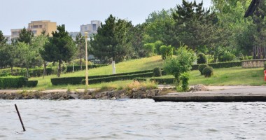 IMAGINI SPECTACULOASE / Mașină CĂZUTĂ în lacul Tăbăcărie. Șoferul era BĂUT / GALERIE FOTO - 4