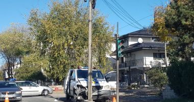 Stire din Eveniment : Incident la Eforie Nord. Mașină de poliție FĂCUTĂ PRAF!